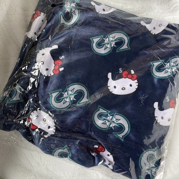 Hello Kitty Intimates & Sleepwear 223 Seattle Mariners Hello Kitty